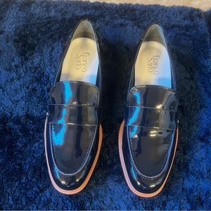 Stylish navy blue loafers 💙 (only worn twice)